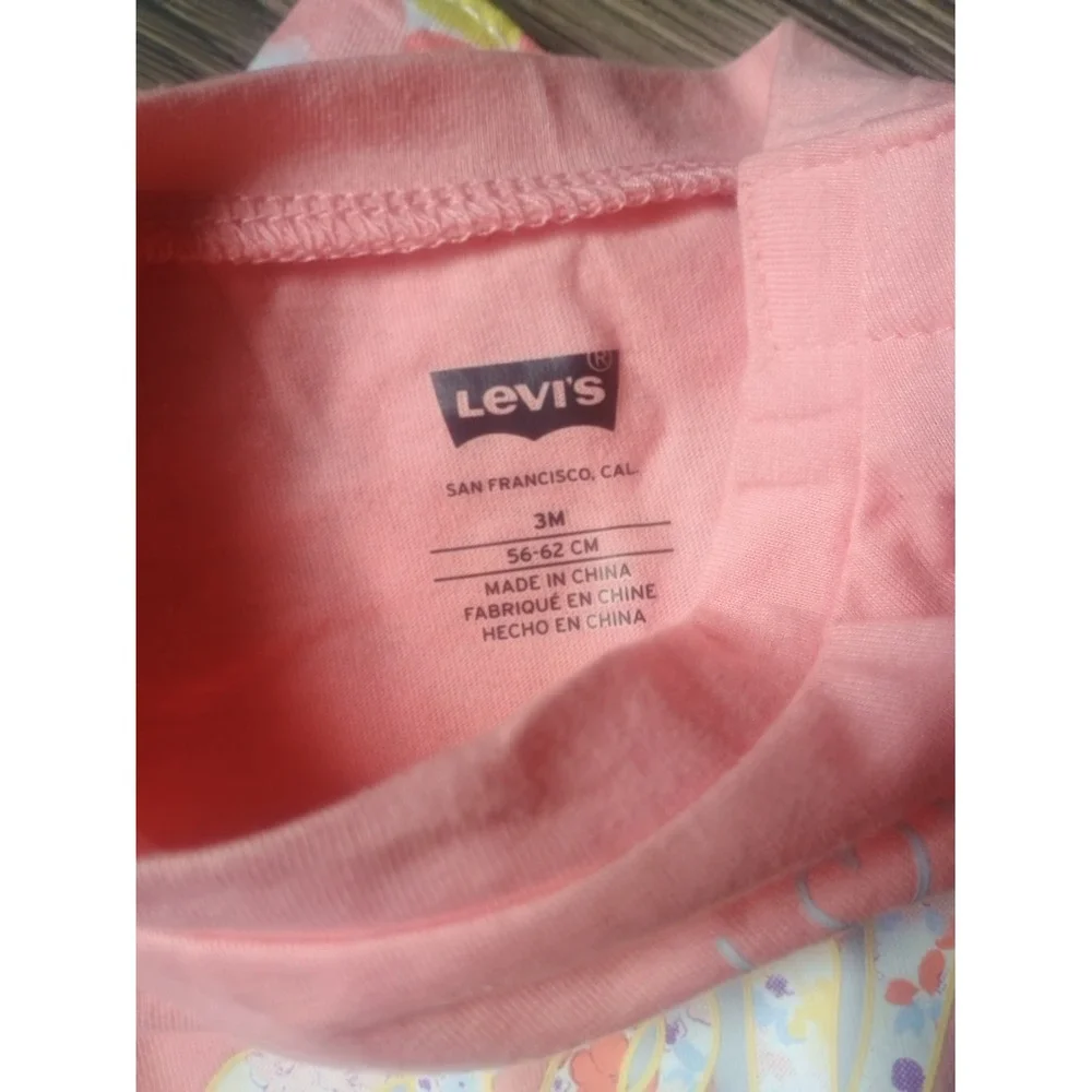 Levis levi two